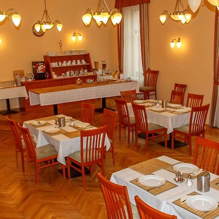 Pannon Hotel Bejelentkezes 20 Oraig, Check-In Until 20 O'Clock, Einchecken Bis 20 Uhr Могач Екстер'єр фото