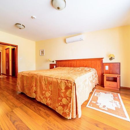 Pannon Hotel Bejelentkezes 20 Oraig, Check-In Until 20 O'Clock, Einchecken Bis 20 Uhr Могач Екстер'єр фото