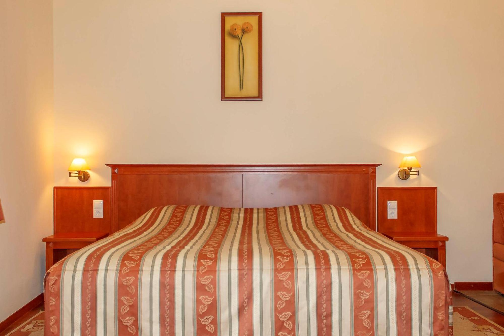Pannon Hotel Bejelentkezes 20 Oraig, Check-In Until 20 O'Clock, Einchecken Bis 20 Uhr Могач Екстер'єр фото