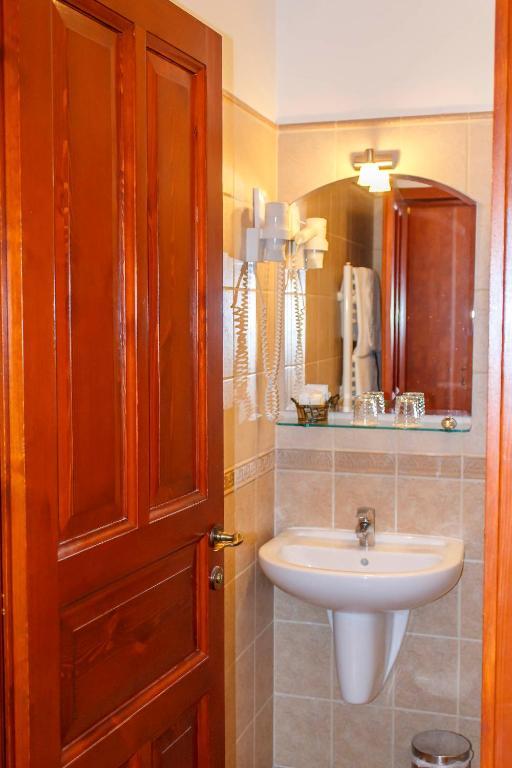 Pannon Hotel Bejelentkezes 20 Oraig, Check-In Until 20 O'Clock, Einchecken Bis 20 Uhr Могач Екстер'єр фото