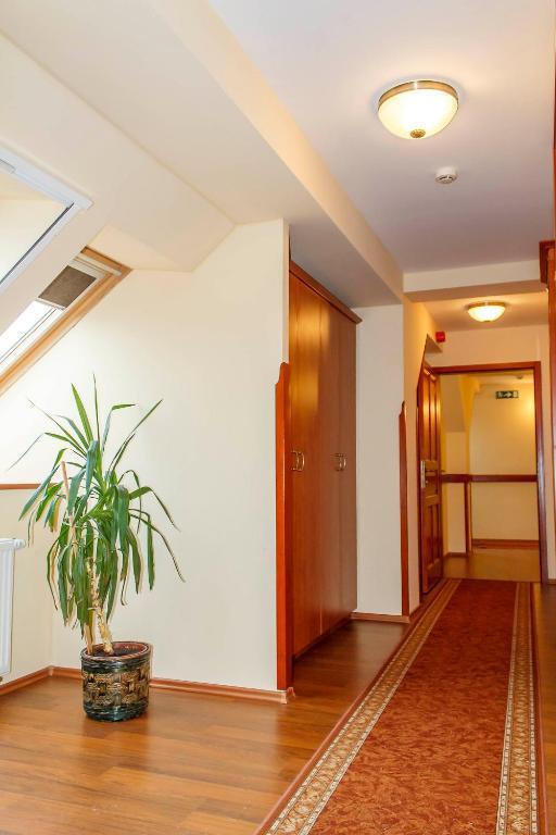Pannon Hotel Bejelentkezes 20 Oraig, Check-In Until 20 O'Clock, Einchecken Bis 20 Uhr Могач Номер фото