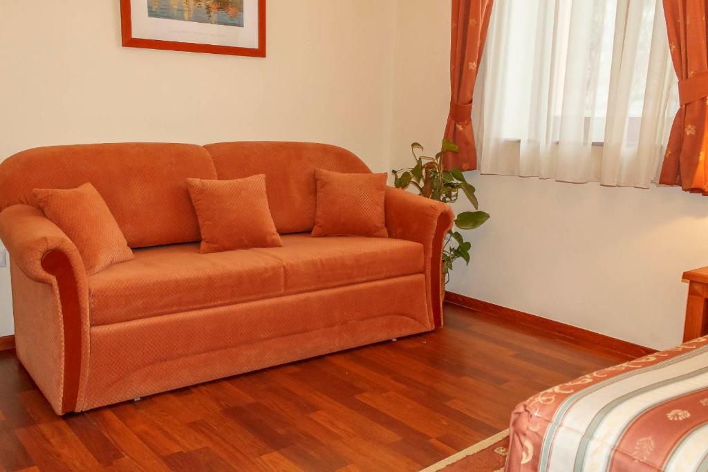 Pannon Hotel Bejelentkezes 20 Oraig, Check-In Until 20 O'Clock, Einchecken Bis 20 Uhr Могач Номер фото