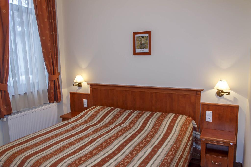 Pannon Hotel Bejelentkezes 20 Oraig, Check-In Until 20 O'Clock, Einchecken Bis 20 Uhr Могач Екстер'єр фото