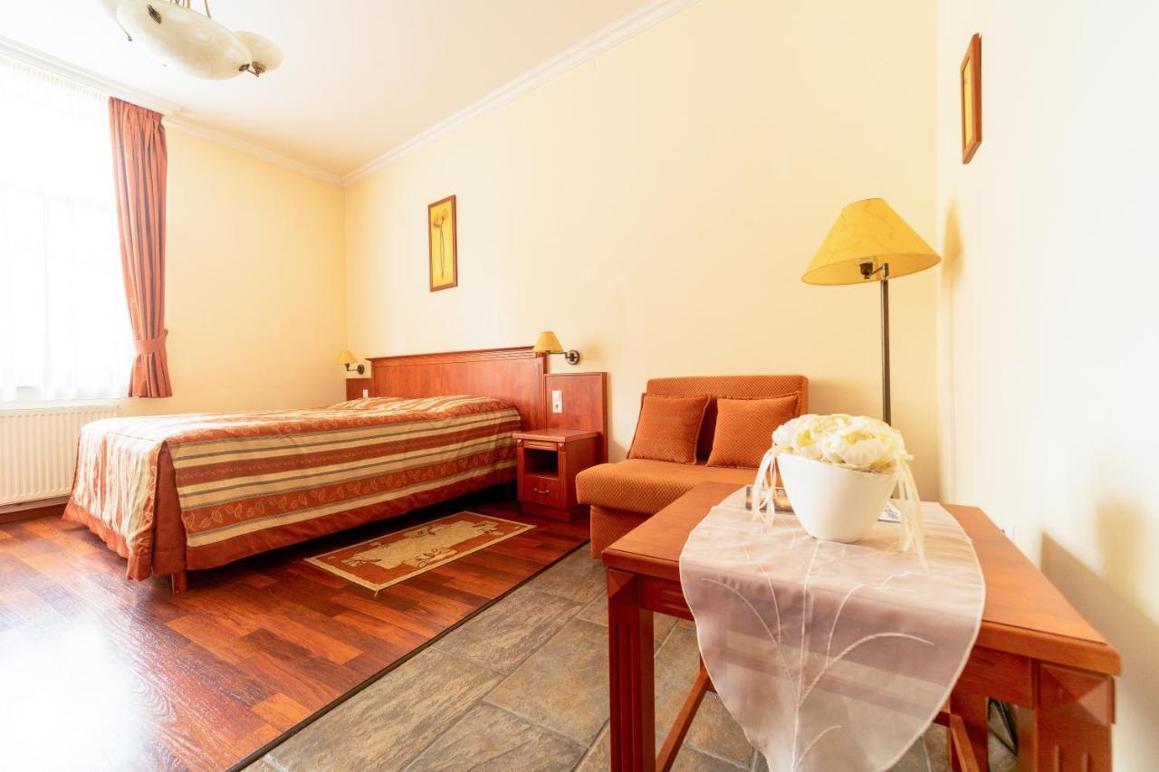 Pannon Hotel Bejelentkezes 20 Oraig, Check-In Until 20 O'Clock, Einchecken Bis 20 Uhr Могач Екстер'єр фото