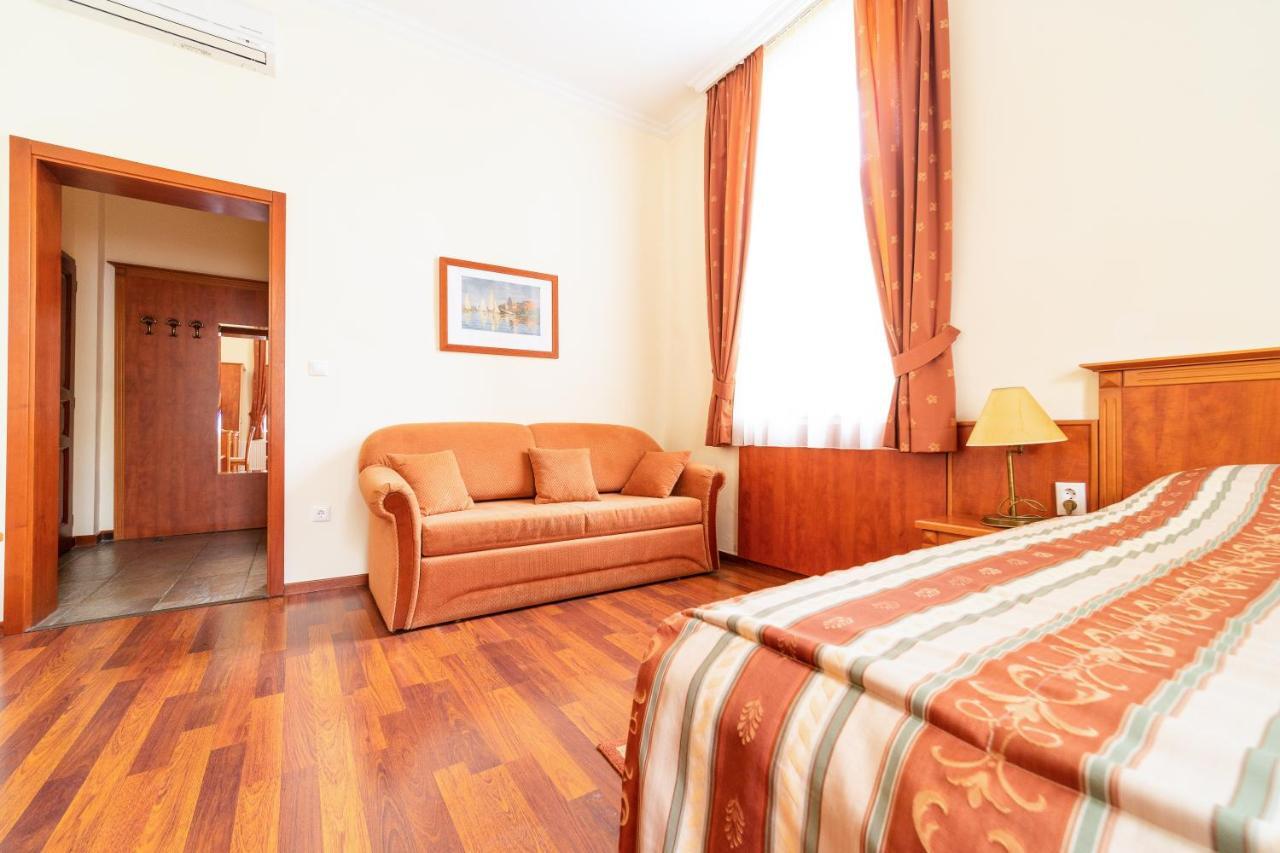 Pannon Hotel Bejelentkezes 20 Oraig, Check-In Until 20 O'Clock, Einchecken Bis 20 Uhr Могач Екстер'єр фото