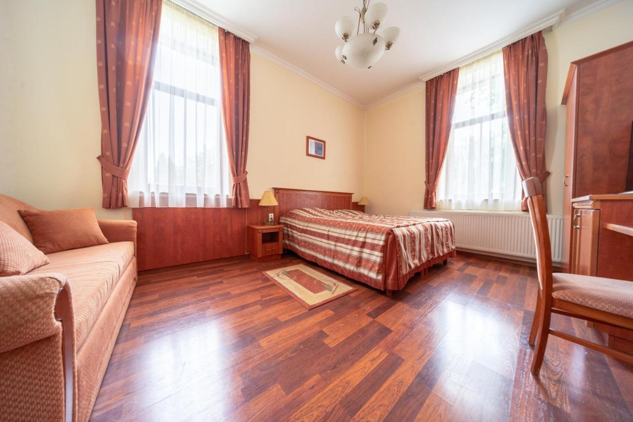 Pannon Hotel Bejelentkezes 20 Oraig, Check-In Until 20 O'Clock, Einchecken Bis 20 Uhr Могач Екстер'єр фото