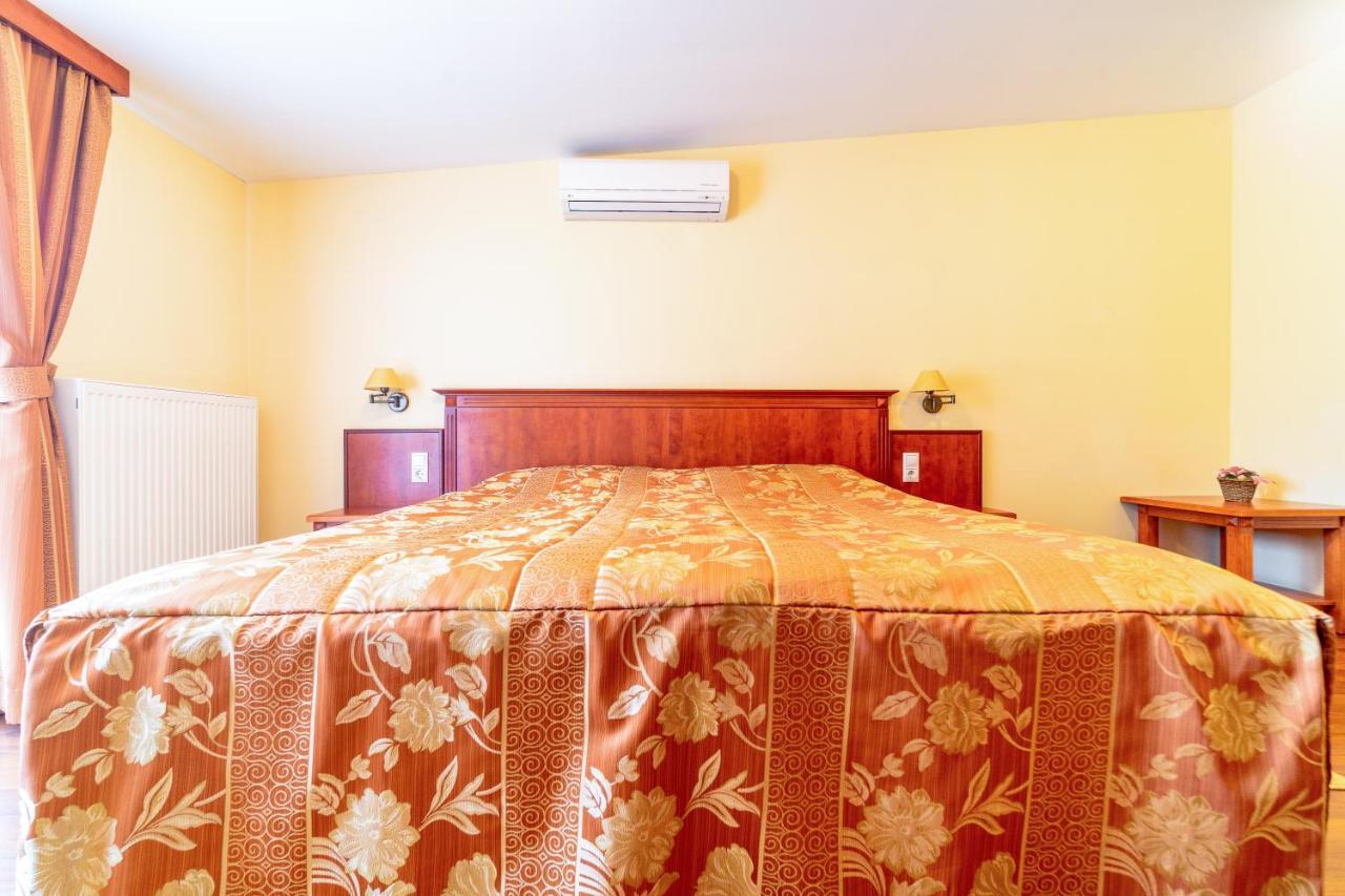 Pannon Hotel Bejelentkezes 20 Oraig, Check-In Until 20 O'Clock, Einchecken Bis 20 Uhr Могач Екстер'єр фото